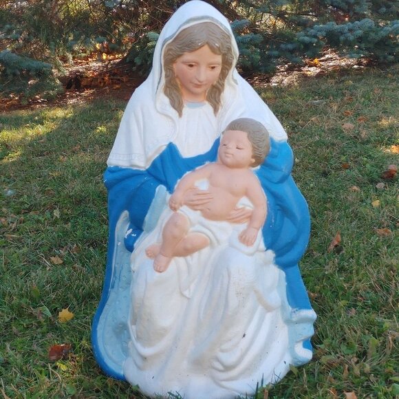 Vintage Blow Mold Virgin Mary And Baby Jesus  1970s TPI - Picture 1 of 4